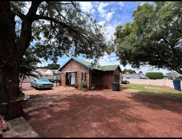 3 BEDROOM HOUSE FOR SALE IN THE ORCHARDS